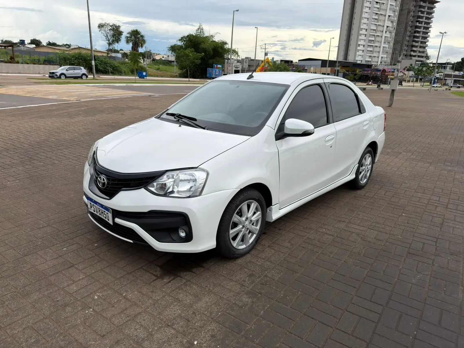 Etios XLS